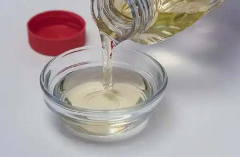 （白油專用消泡劑應(yīng)用場景）